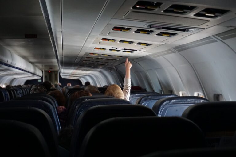 découvrez les vols directs pour voyager rapidement et sans escale vers votre destination. comparez les options, profitez des meilleurs prix et partez sereinement avec un vol direct adapté à vos besoins.