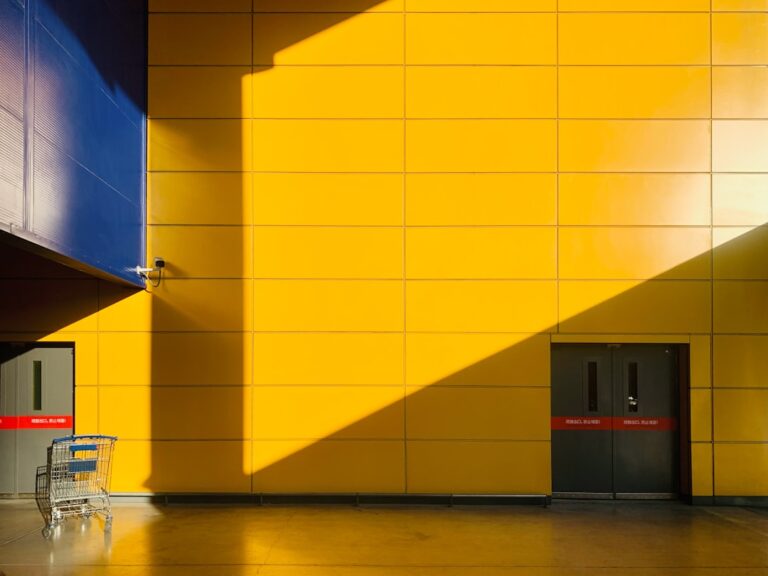 découvrez ikea montpellier, votre destination incontournable pour des meubles modernes, des solutions de rangement innovantes et des accessoires déco tendance. transformez votre intérieur avec des idées inspirantes et des produits de qualité à des prix abordables.