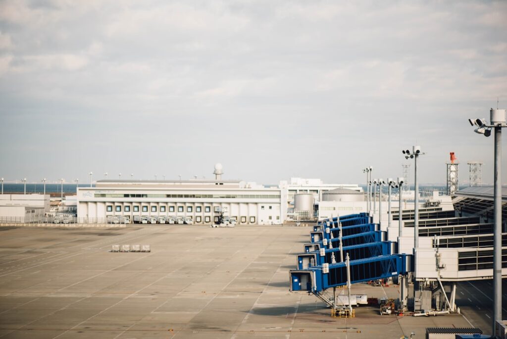 découvrez l’aéroport montpellier méditerranée: vols, horaires, accès, parkings, transports et conseils voyageurs pour un départ en toute sérénité.