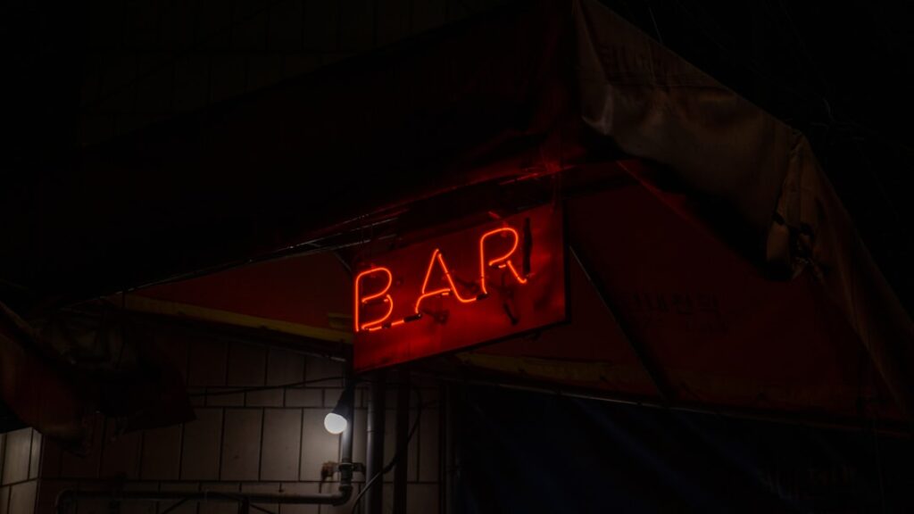 découvrez le concept innovant du self-service bar : servez-vous vous-même parmi une large sélection de boissons, dans une ambiance conviviale et moderne. profitez d'une expérience unique et personnalisée entre amis ou collègues !