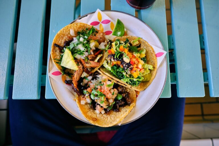 découvrez tout sur les tacos : recettes authentiques, astuces de préparation et histoire de ce plat incontournable. savourez le meilleur de la cuisine mexicaine chez vous !