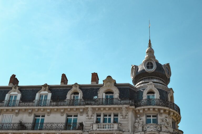 découvrez l'école d'architecture de montpellier, un établissement reconnu pour sa formation innovante et ses projets créatifs en urbanisme et design.