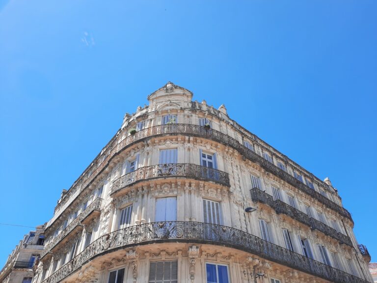 découvrez les solutions de logement pour jeunes à montpellier, offrant des options abordables et adaptées aux étudiants et jeunes actifs.