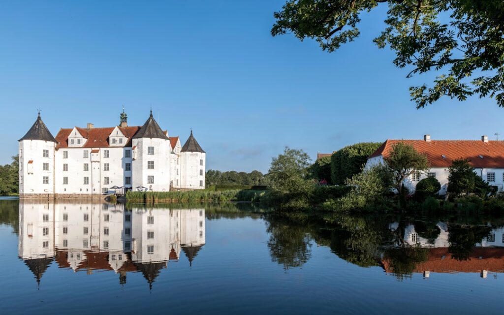 découvrez notre résidence touristique offrant un confort optimal et des services de qualité, idéale pour un séjour agréable et reposant.