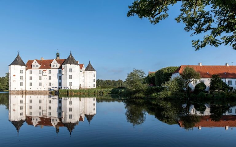 découvrez notre résidence touristique offrant un confort optimal et des services de qualité, idéale pour un séjour agréable et reposant.